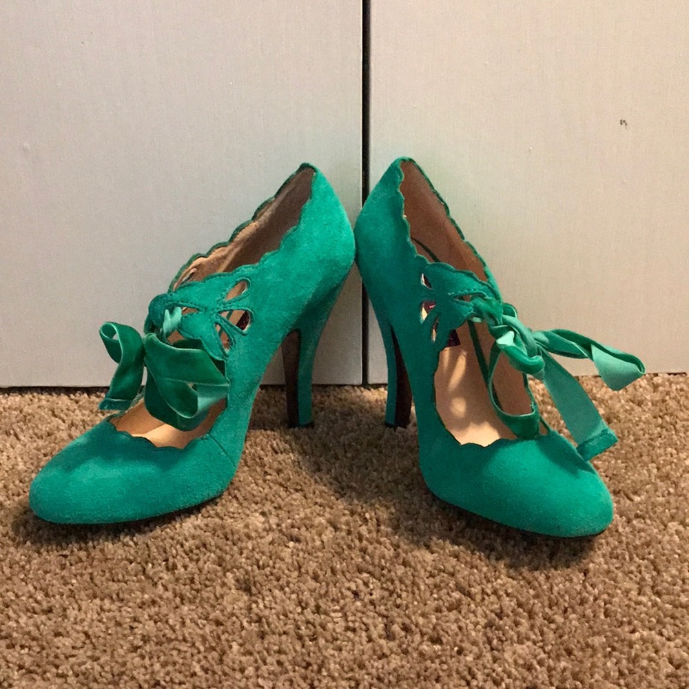 Mojo Moxy green high heel